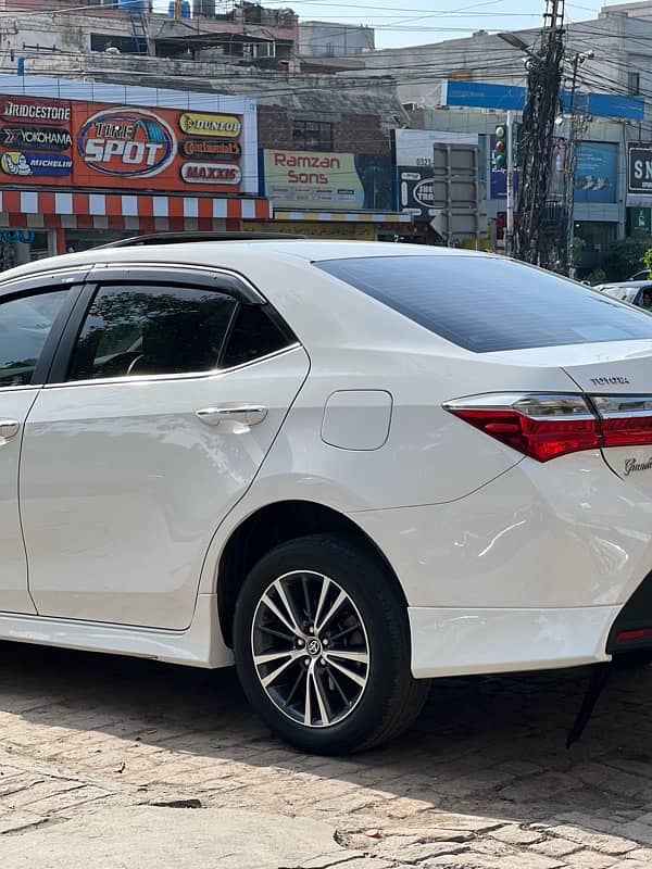 Toyota Corolla altis grande 2