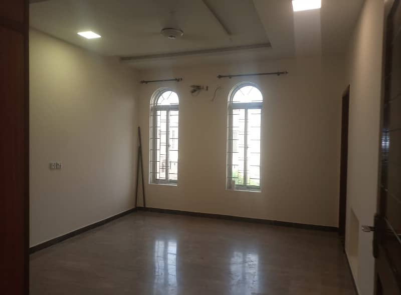 01 KANAL BEAUTIFUL UPPER PORTION AVAILABLE FOR RENT 10