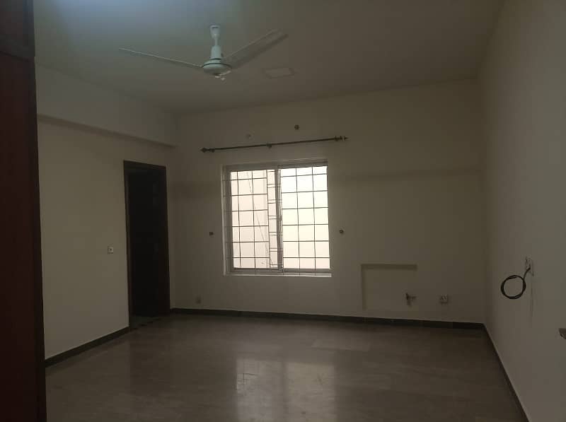 01 KANAL BEAUTIFUL UPPER PORTION AVAILABLE FOR RENT 11