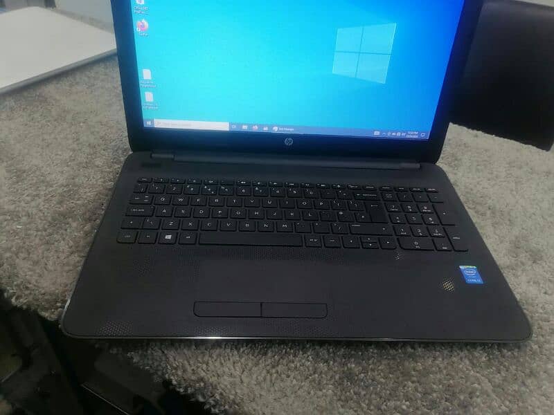 HP 250 G4 i3 5th Generation 8/320 9