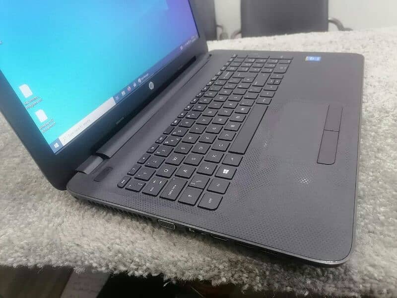 HP 250 G4 i3 5th Generation 8/320 11