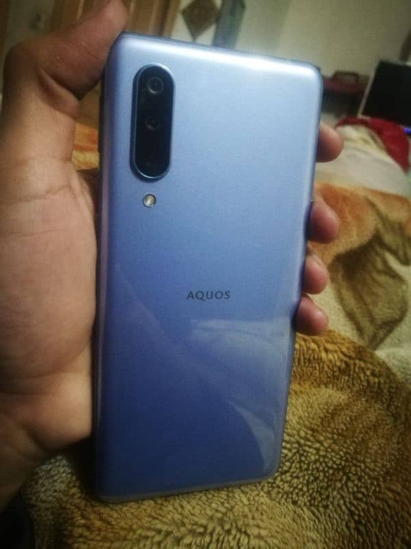 Aqous zero 5g 2