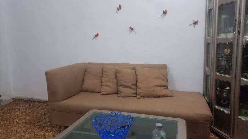 6 seater sofa in new condition 1