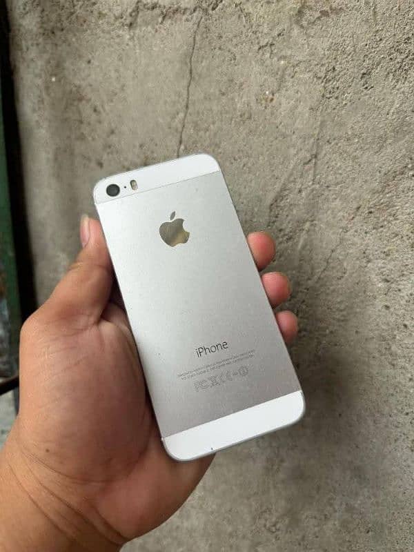 iPhone 5s street 64 GB PTA approved for urgent sale 03484580261 0