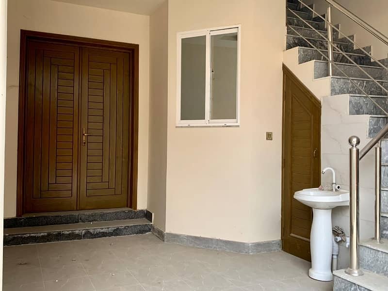 Khayaban Colony No. 3 204 Chak Road Faisalabad 2.5 Marla Brand New Double Story House For Sale 24