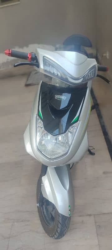 yj future electric scooter 1