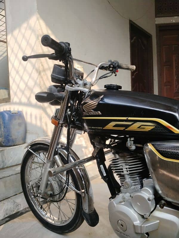 Honda CG-125 self start model 2022 1