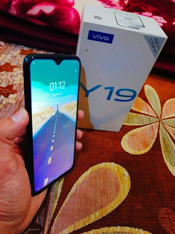 Vivo Y19 4/128 1