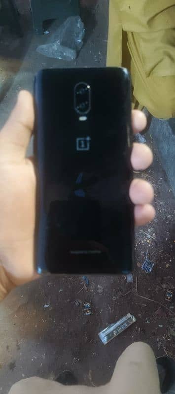 one plus 6t 10 by10 hay dual sim hay pta aprod hay. chalnay ma. vip hay 2