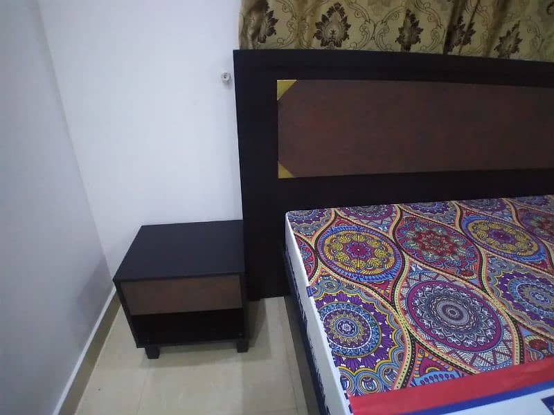 Habitt King Bed with Side Tables and Diamond Mattress 2