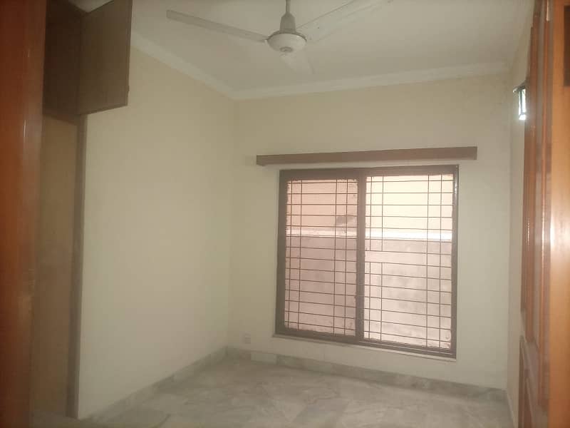 BEAUTIFUL 01 KANAL LOWER PORTION AVAILABLE FOR RENT 3