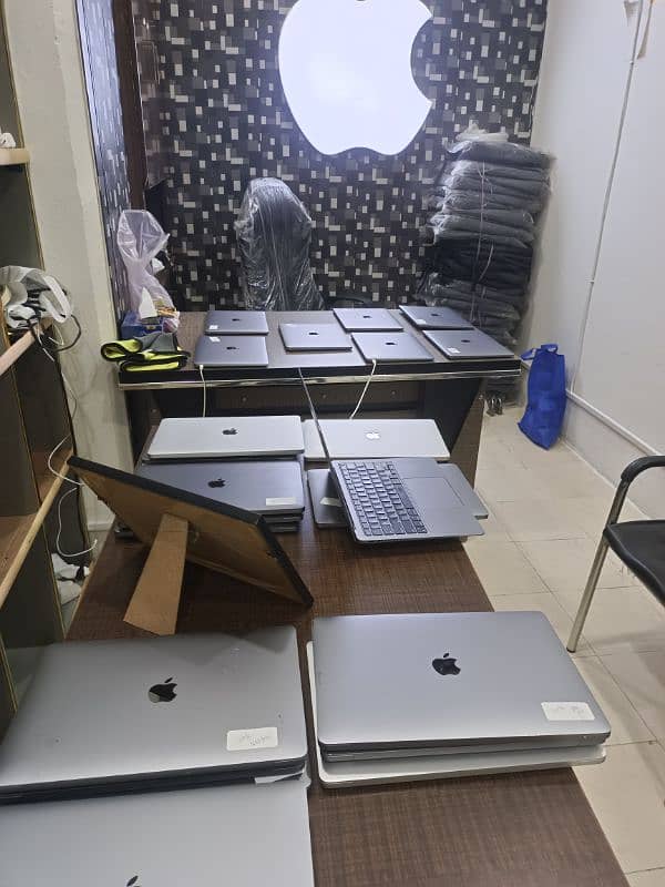 25 UNITS AVAILABLE MACBOOK AIR M1 2020 13 INCH 8GB RAM 256GB SSD 5