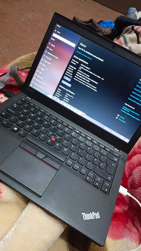 i5 6th Gen lenovo Thinkpad 8Gb and 256 Gb SSD 1