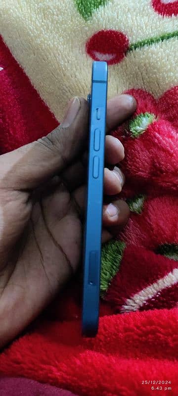 IPhone 13 Blue colour condition 10/9.5 JV 2