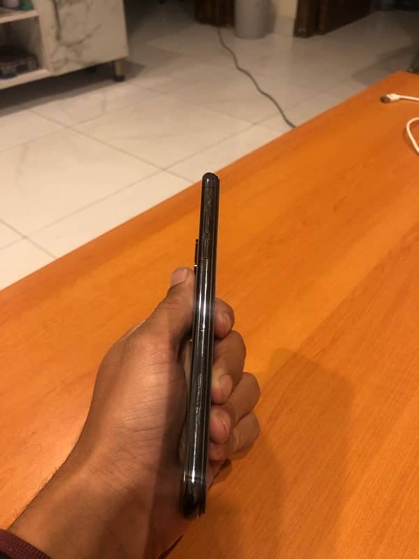 iphone xsmax pta approved 64 gb 3