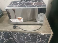 peL micro wave oven for sale in good condition