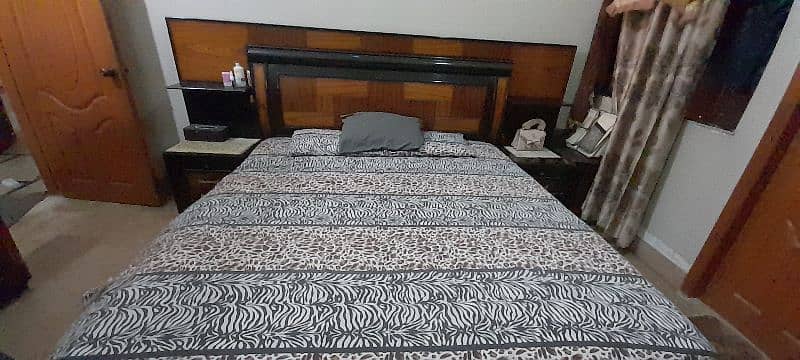 6 piece bed set with 3 small items heavy lasani material polish 0