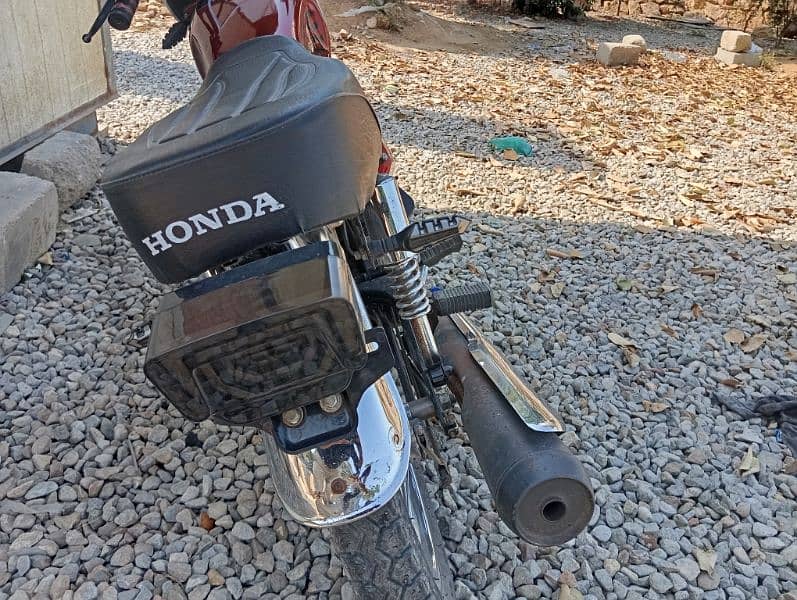 honda 125 modified ha or genioun tanky taper SB Kuch box ma rkha huwa 9