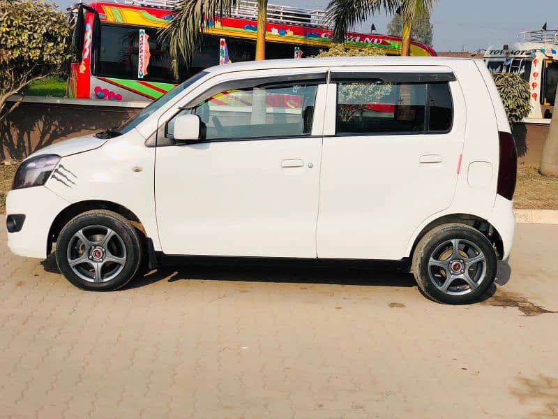 Suzuki Wagon R 2018 1