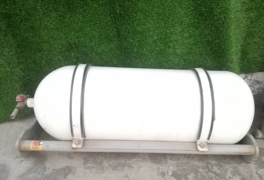 CNG Gas Cylinder of 55 KG with Kit. 0