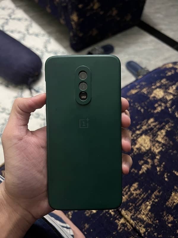 one plus 6 in good condition 1