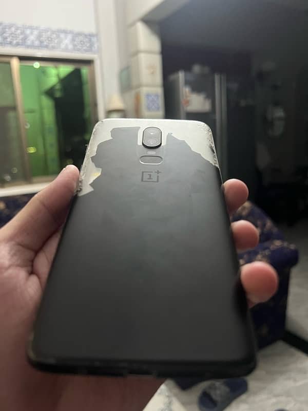 one plus 6 in good condition 3