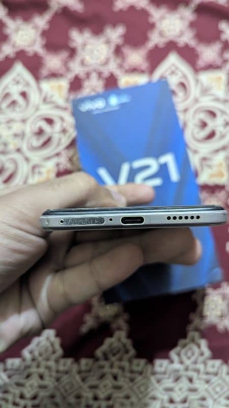 Vivo V21 8/128 2