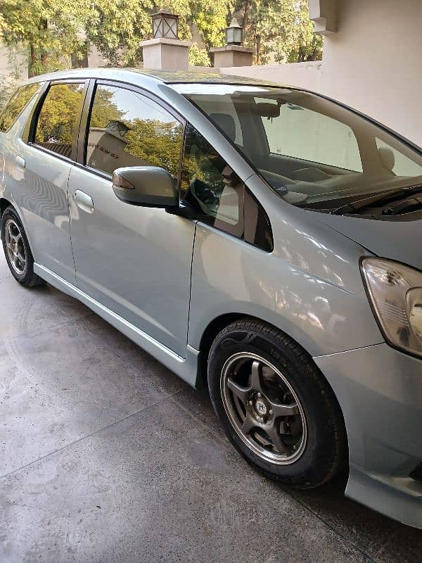 Honda Fit Shuttle 2012 3