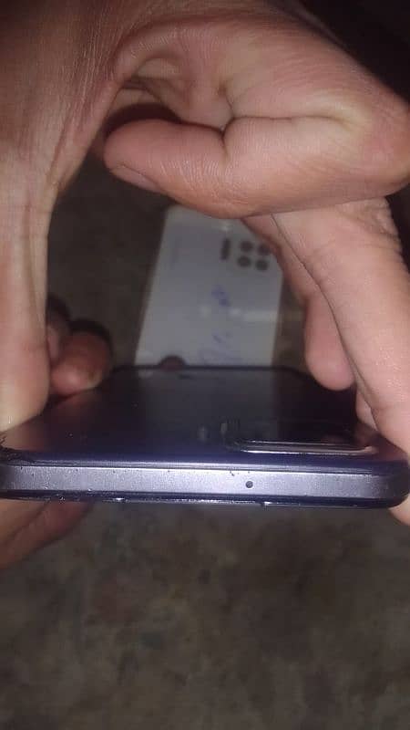 OPPO F17  in used condition 3