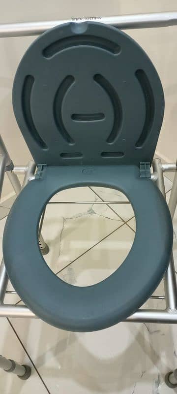 adjustable Commode seat 2