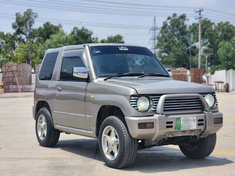 Mitsubishi Pajero 2