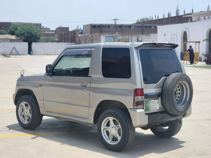 Mitsubishi Pajero 5