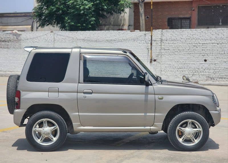 Mitsubishi Pajero 6