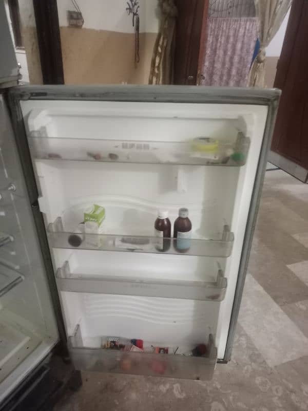 Large size Dawlance Fridge for sale 3