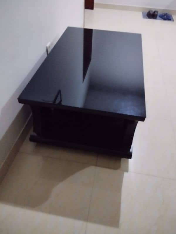 Center table with drawer 1