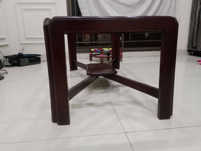 Shesham / Talee wood Center Table With Glass 3