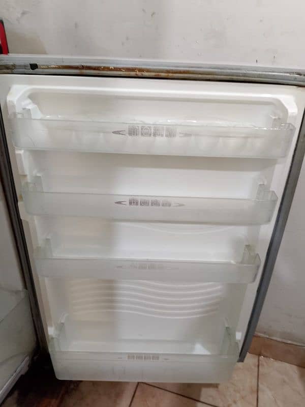 Dawlance Refrigerator| Red Reflection | Good cooling 2