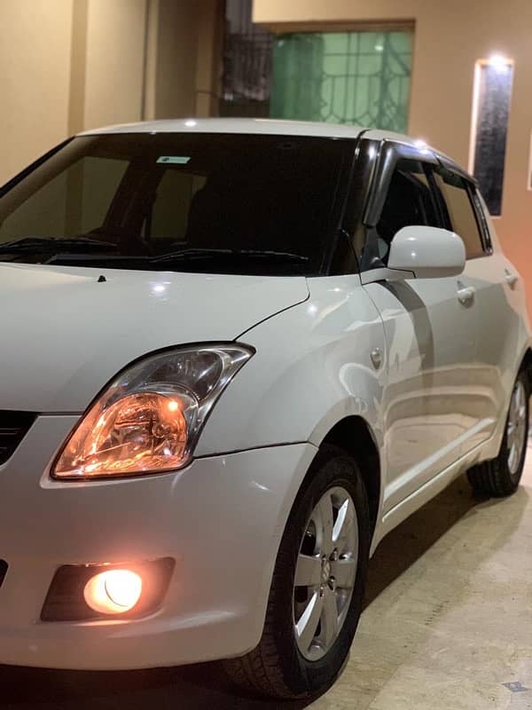 Suzuki Swift 2016 Registered Purchased 2015 December 5