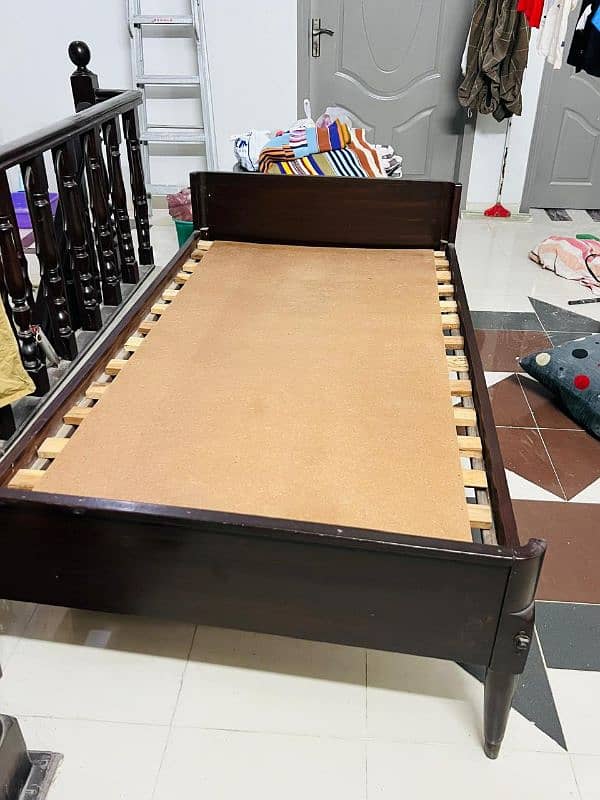 Wooden single bed in neat and clean condition for bed room 3