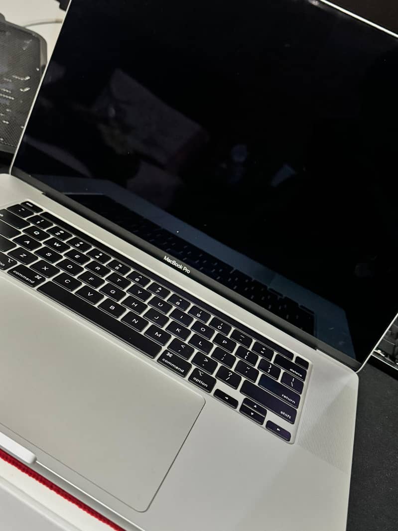 Macbook Pro 2019 16 inch i9 16gb 1tb 0