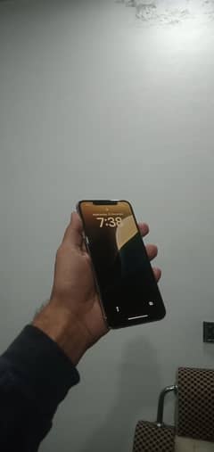 iPhone XS Max pta approved 10/9 condition 100%health