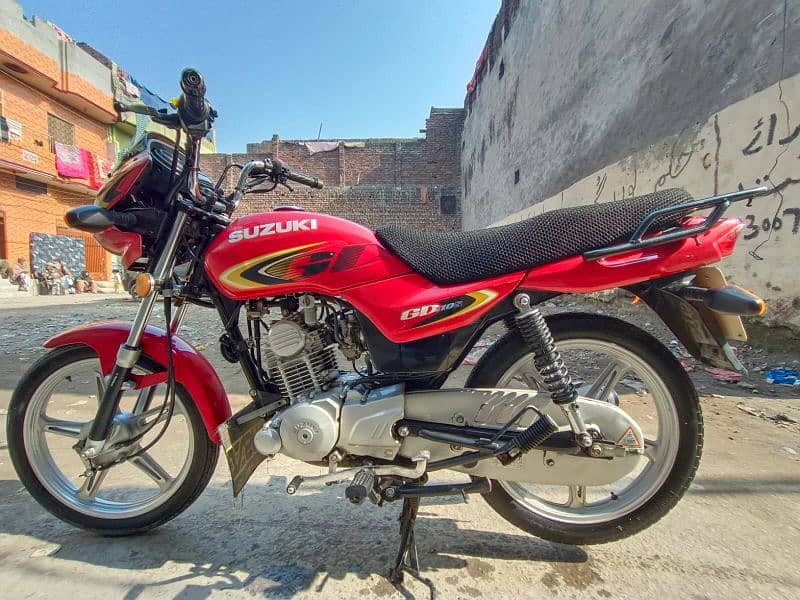 Suzuki GD 110S Euro II Red – 2022 Model 1