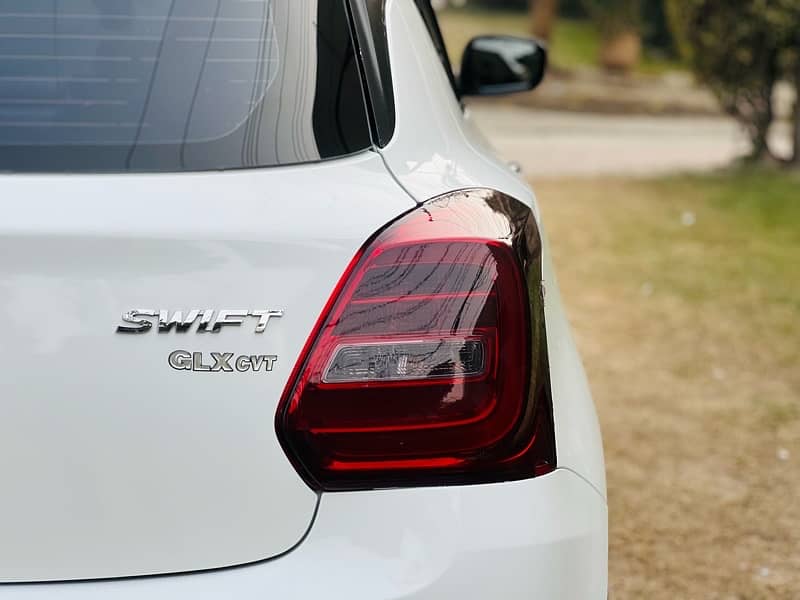 Suzuki Swift GLX CVT 9