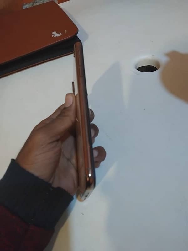 I phone xs max factory unlok 1