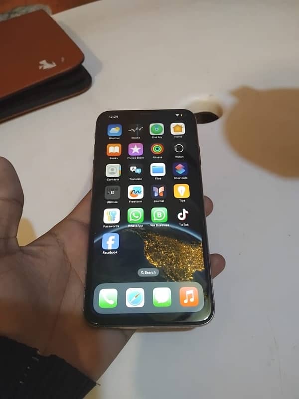 I phone xs max factory unlok 5