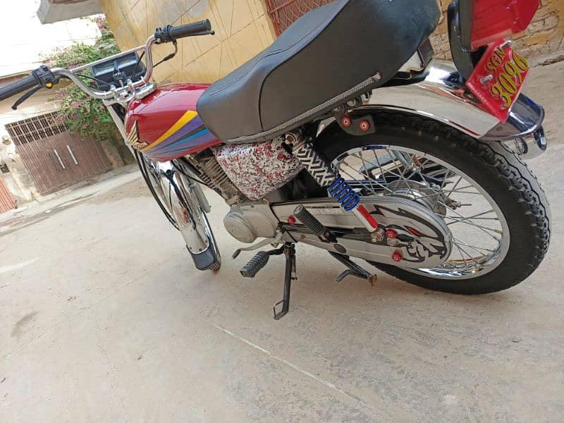 Honda 125 motorcycle 2010 model urgent for sale Pakistan=03253816587= 1