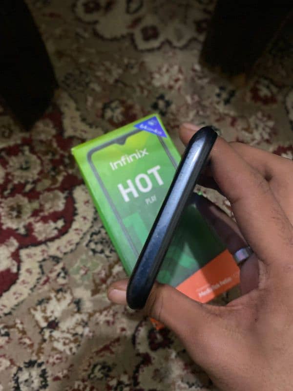 infinix hot 10 play 4gb ram 64gb memory 8