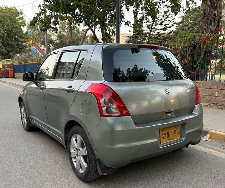 Suzuki Swift DLX 1.3 2012 8