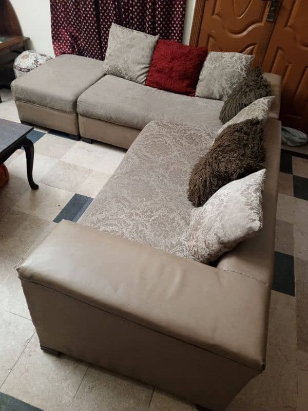 5 seater L shape sofa set with 4 cushions nd foot set 1