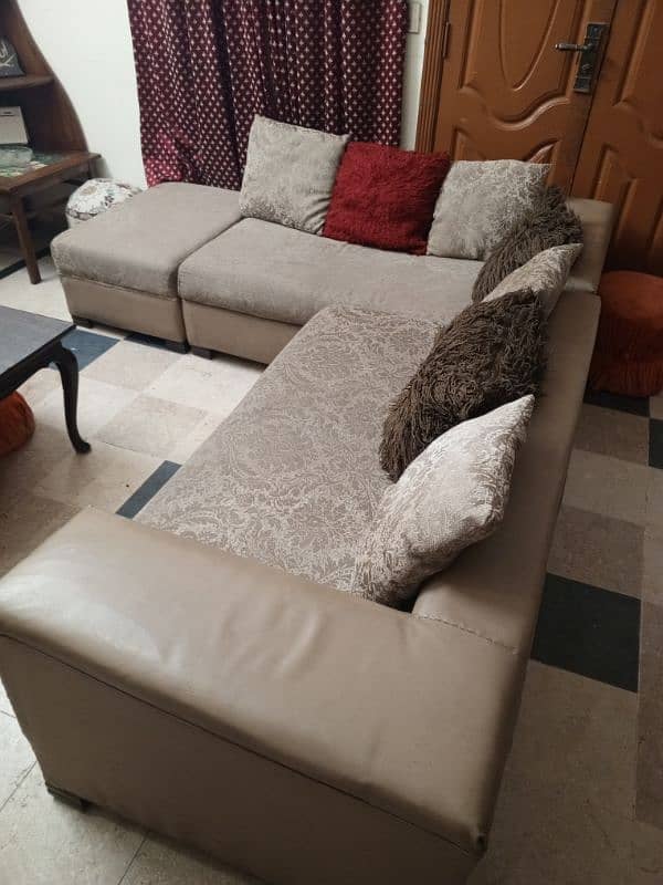 5 seater L shape sofa set with 4 cushions nd foot set 3